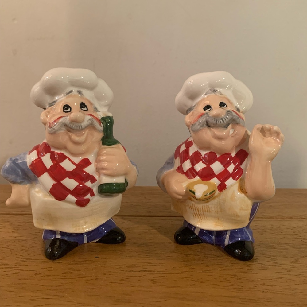 Mr Chef Salt and Pepper Shakers Vintage 1990 Y2K Small Chip near mouth Pic…